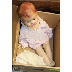 1930S DEE & CEE DOLL WITH EXTRA ORIGINAL CLOTHING.