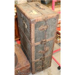 ANTIQUE TRUNK 40"X22"X14"H