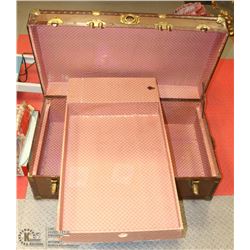 ANTIQUE TRUNK WITH INNER SHELF