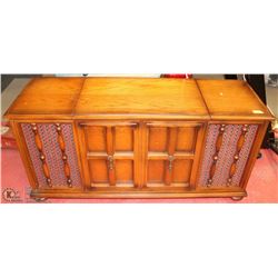 VINTAGE CONSOLE STEREO