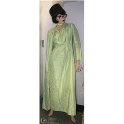 VINTAGE EARLY STORE MANNEQUIN WITH WIG,
