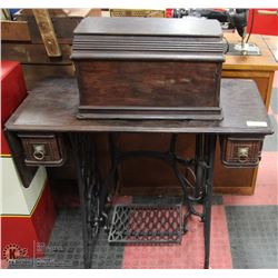 SINGER CAST IRON TREADLE SEWING MACHINE STAND WITH