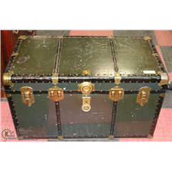 STEAMER TRUNK 36"X20"X21"