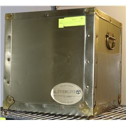 VALISE UNION EVERLITE BRASS BOX, 12 X 12 X 12