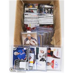 LOT OF SPORTS CARDS INCL HOCKEY, BASEBALL,