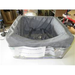Booster seat for your pets / safe travel has leash straps built in
