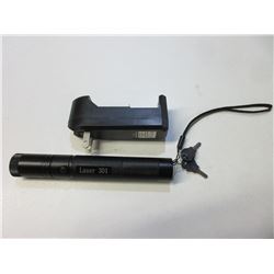 High Power Green Laser with Keyed lockout  / comes with charger and Battery