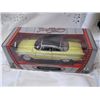 Image 1 : NIB 1:18 scale 1961 Desoto Adventure (Road Signature Collection)