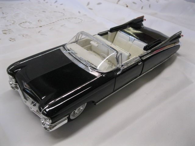 Miniatura Cadillac Eldorado Biarritz 1959 1:18 Maisto - Hobbies e Miniatura Cadillac Eldorado Biarritz 1959 1:18 Maisto - Hobbies e