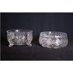 Crystal glassware for 2 pieces.