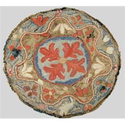OUTSTANDING HOOKED AND SHURRED ROUND RUG.