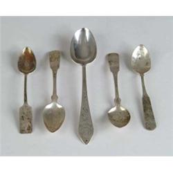 TWELVE COIN SILVER FLATWARE ITEMS.