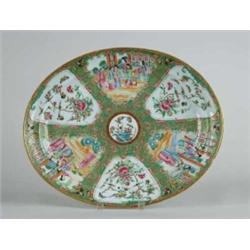LARGE ROSE MEDALLION PLATTER.