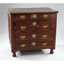 EARLY ENGLISH OAK FOUR DRAWER CHEST.