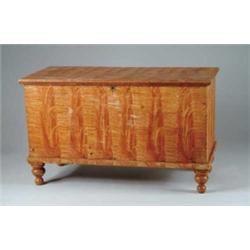 FINE GRAIN PAINTED PINE LIFT TOP BLANKET CHEST.