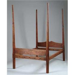 ANTIQUE COUNTRY PENCIL POST ROPE BED.