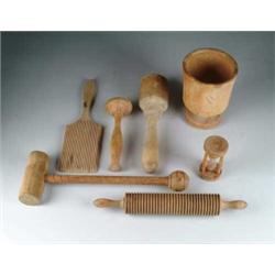 SEVEN WOOD KITCHEN ITEMS.