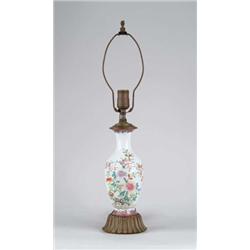 ORIENTAL VASE LAMP.