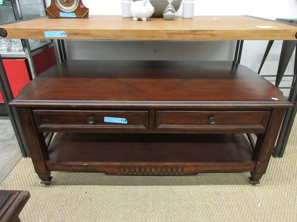 Broyhill Wood Coffee Table With 2 Drawers