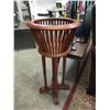 Image 1 : Wood Fern Stand