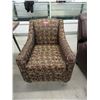 Image 1 : New Stylus Upholstered Armchair