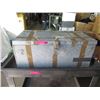 Image 1 : Metal Footlocker