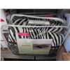 Image 1 : New Queen Size Animal Print Sherpa Blanket