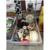Image 1 : Tote of Assorted Collectibles
