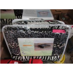 New Queen Size Animal Print Sherpa Blanket