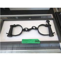 Metal Wrist Shackles with Key