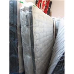 New King Size Kingsdown Euro Top Mattress