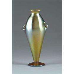 TIFFANY IRIDESCENT GOLD VASE.