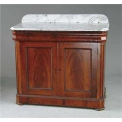 MARBLE TOP MAHOGANY COMMODE.