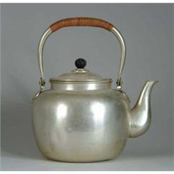 LARGE SWING HANDLE ALUMINUM WATER KETTLE.