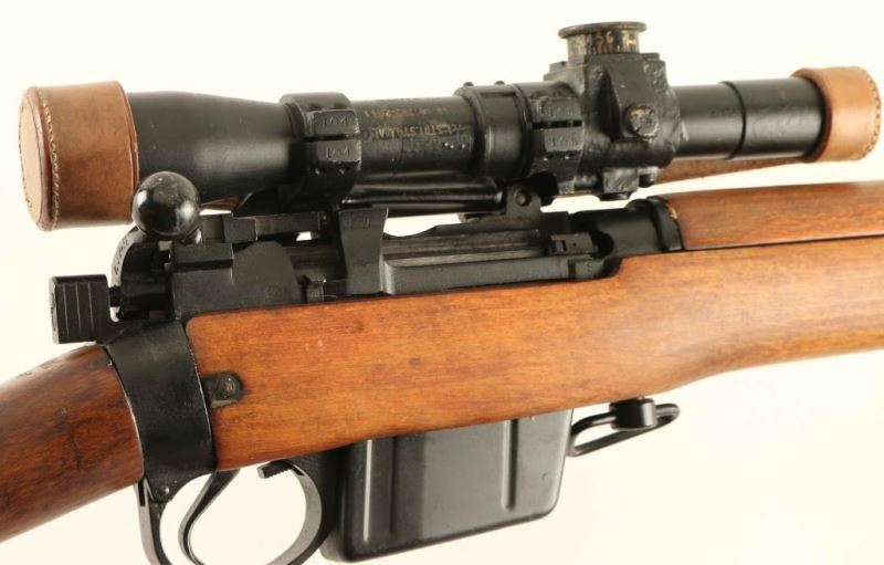 **Enfield L42A1 Sniper Rifle w/Case