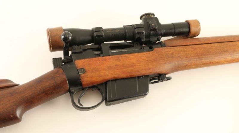**Enfield L42A1 Sniper Rifle w/Case