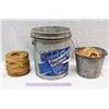 Image 1 : (2) Buckets and (2) Rolls of Twine