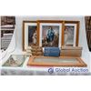 Image 1 : Lot of Picture Frames (4) and Photo Albums (9)