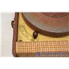 Image 3 : Victrola Record Player