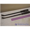 Image 2 : Pair Of 18" Pry bars