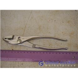 International Harvester Pliers