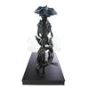 Image 8 : AVP: ALIENS VS PREDATOR (2004) - Alien Queen Puppet