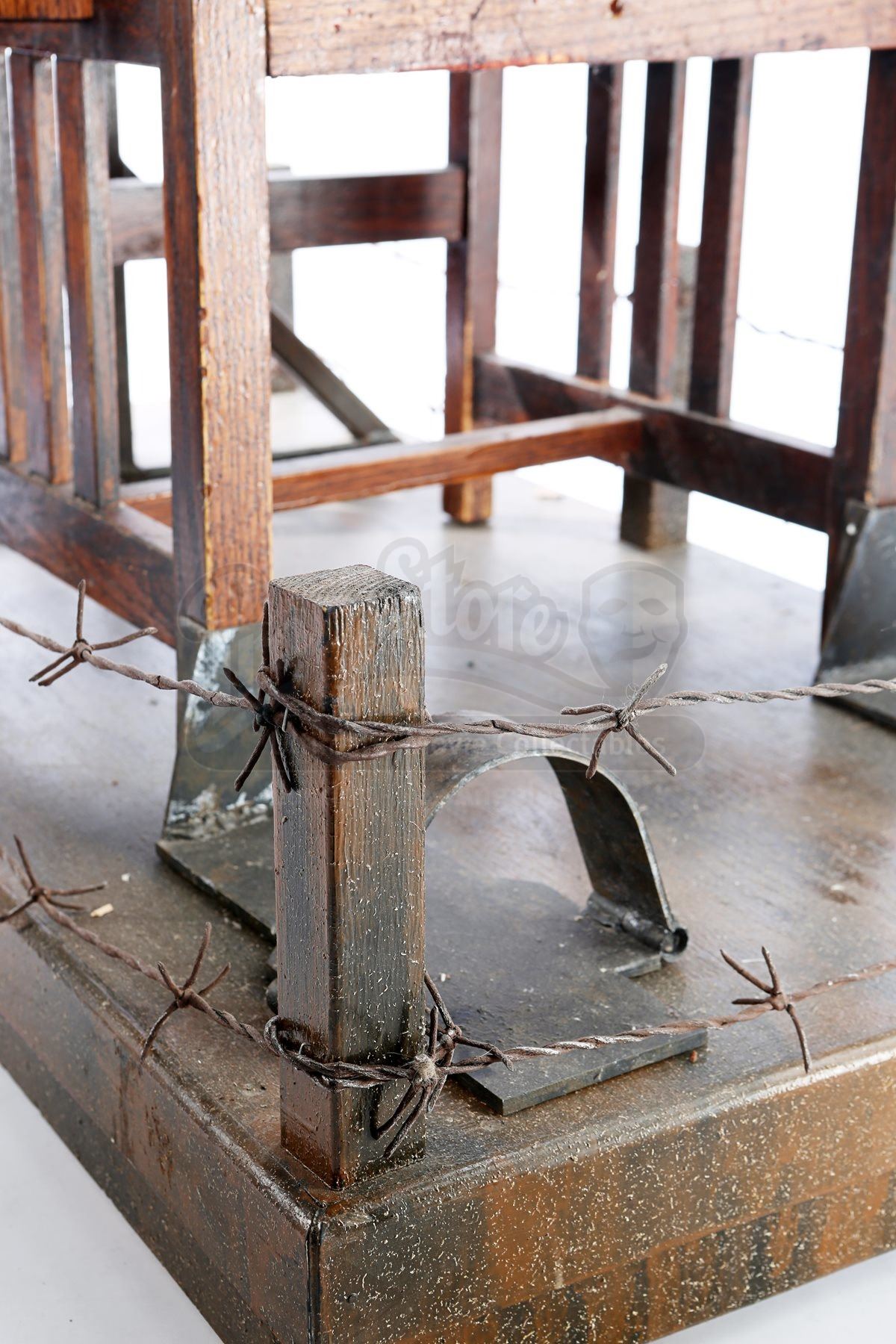 SAW IV (2007) Knife Chair Trap