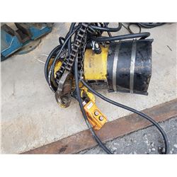 Vulcain Hoist 1 ton 550v (tested)