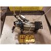 Image 1 : Hydraulic Cylinder