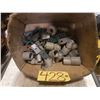 Image 1 : Box with contain