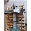 Image 1 : Hydraulic Vise on stand