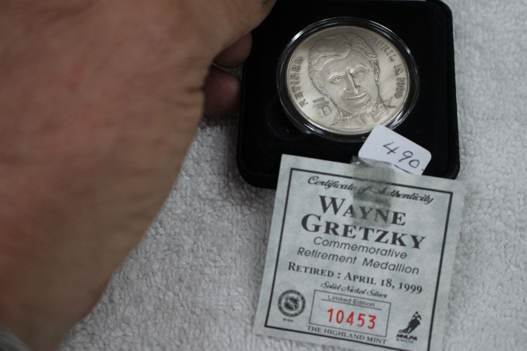 1999 Wayne Gretzky Commemorative Retirement Medallion 1999 Wayne Gretzky Commemorative Retirement Medallion