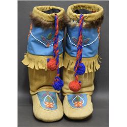 INUIT / ESKIMO INDIAN MUKLUKS