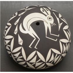 ACOMA INDIAN POTTER SEED JAR ( CONCHO)